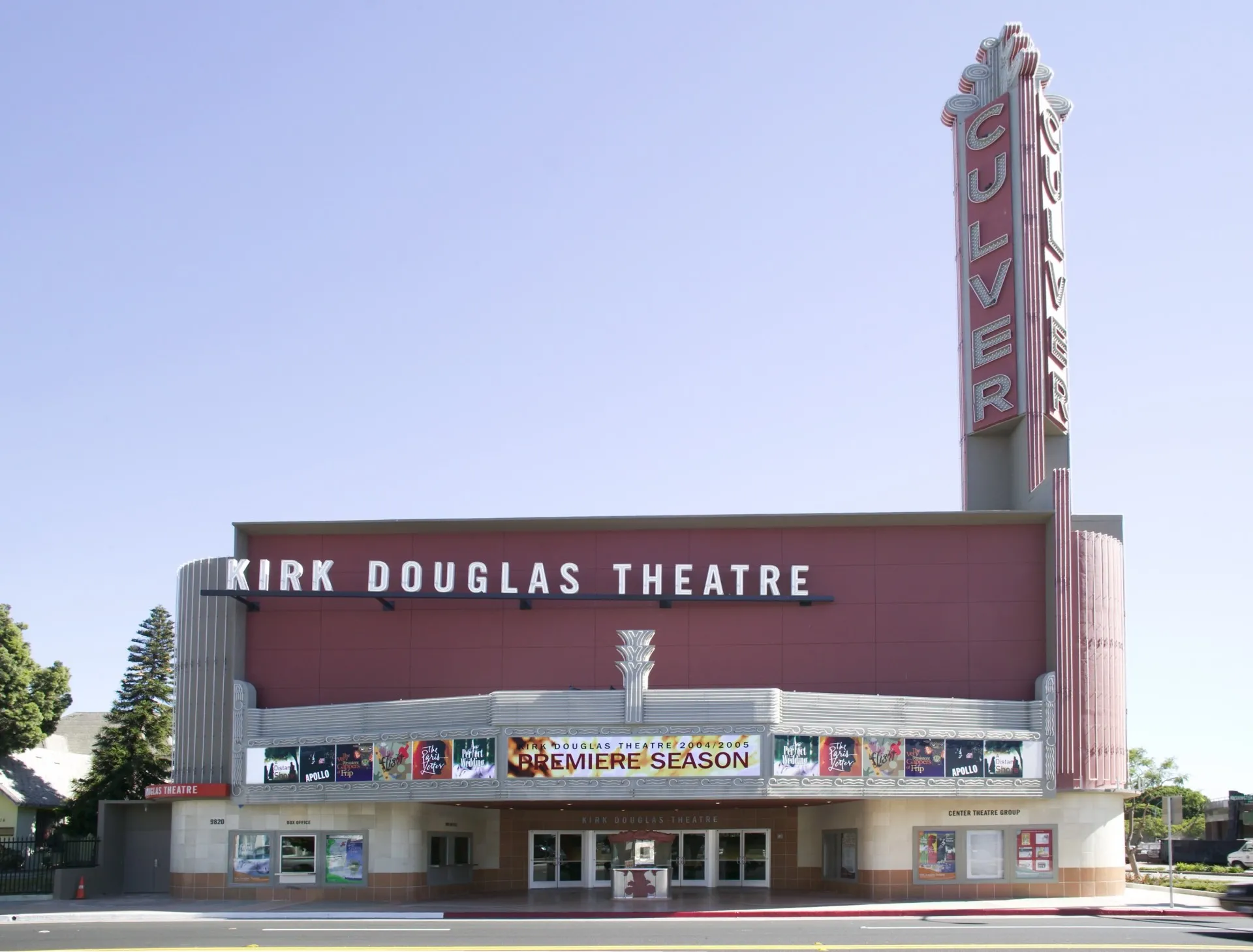 Douglas-Exterior-9-DT562