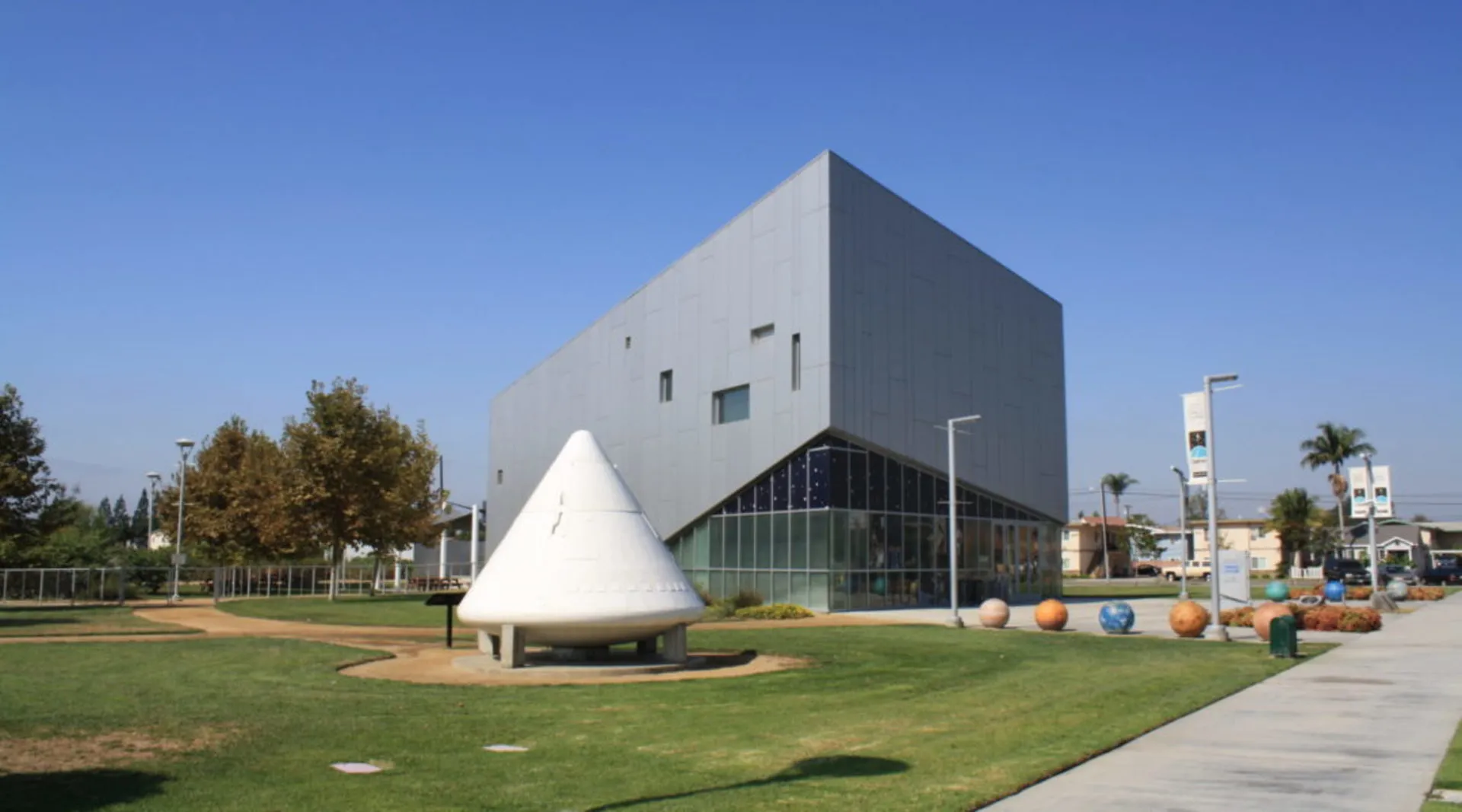 Columbia Memorial Space Center - external