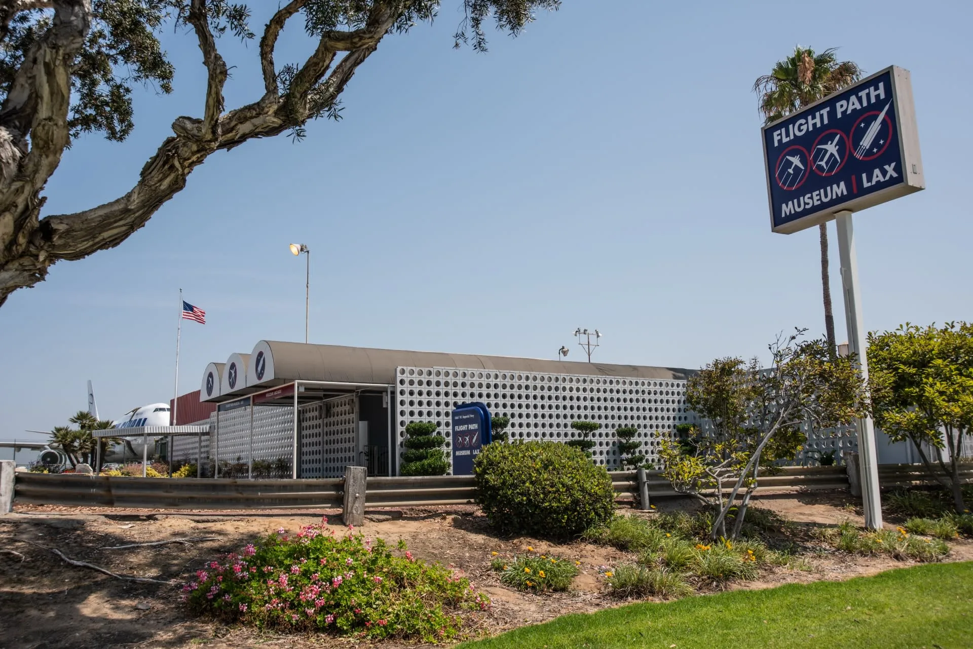Flight Path Museum - external