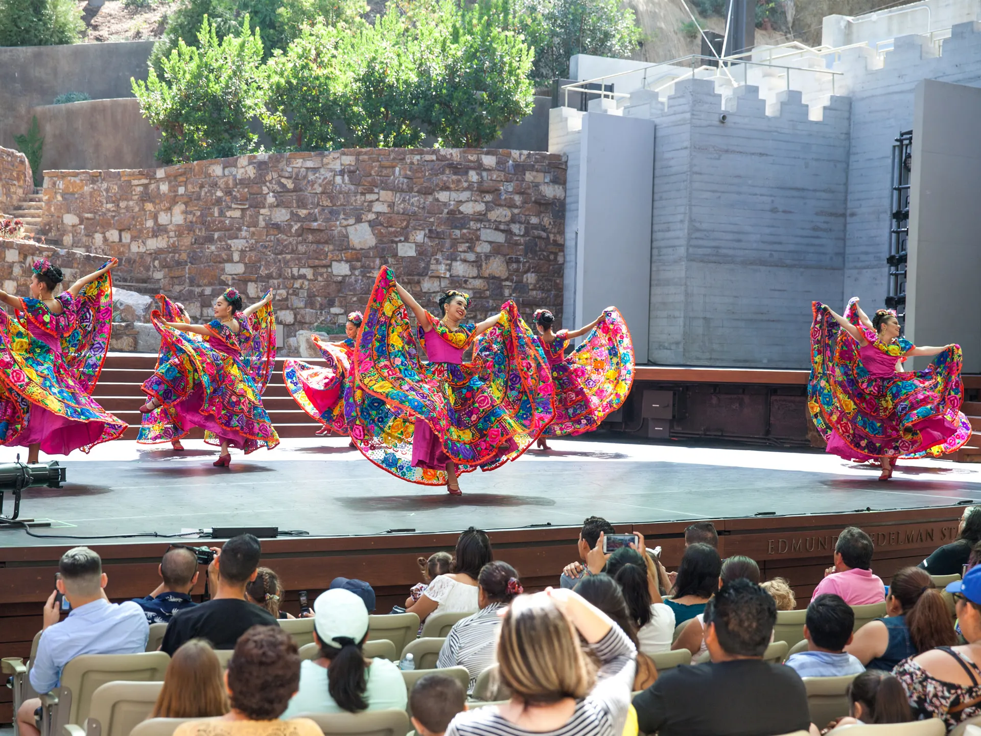 Grandeza-Mexicana-by-Gennia-Cui-1920x1440