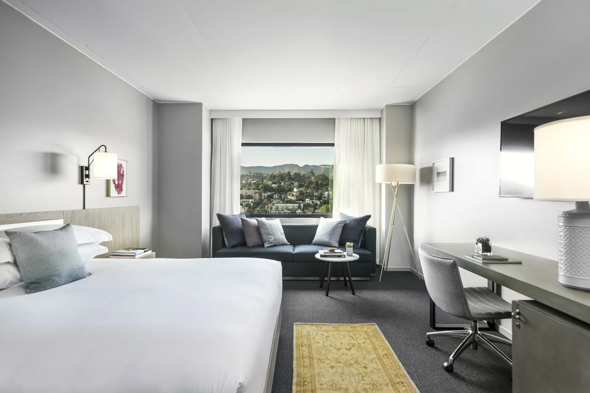 Hollywood-Hills-Room