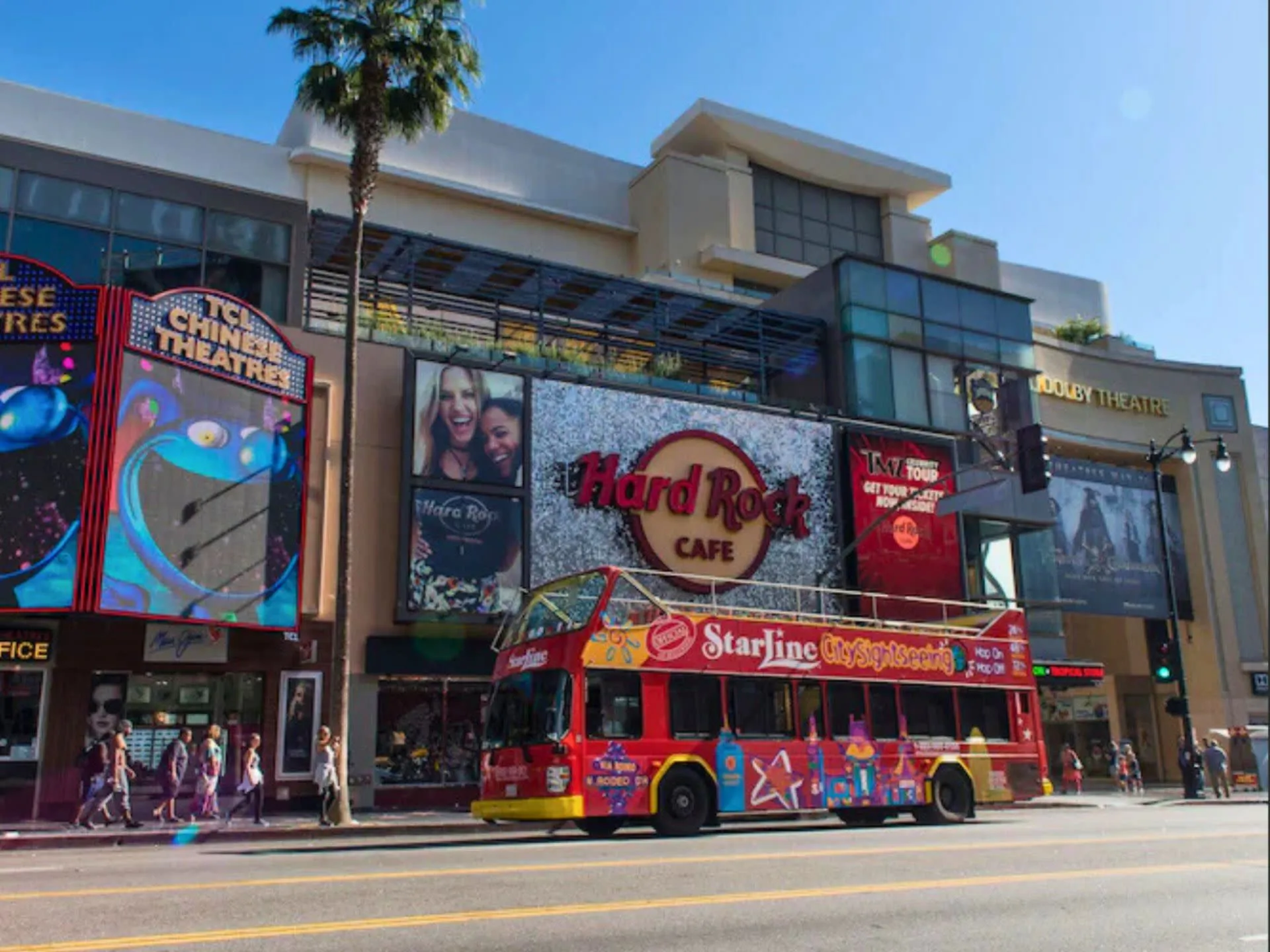 Hop-on Hop-off Bus at the Hard Rock Cafe