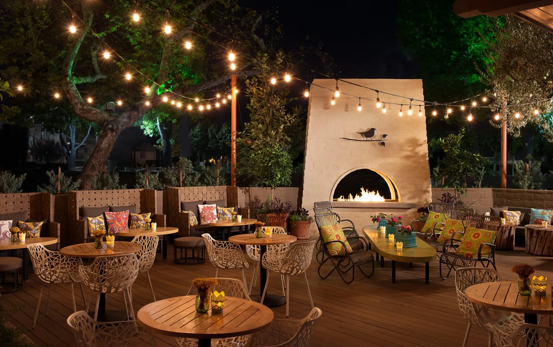 The-Front-Yard-Patio-Night-LATCB