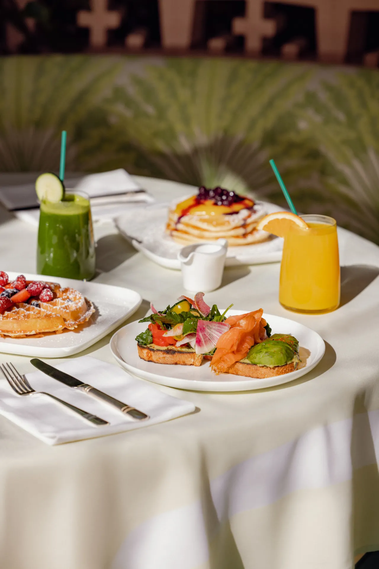 Breakfast at the Polo Lounge