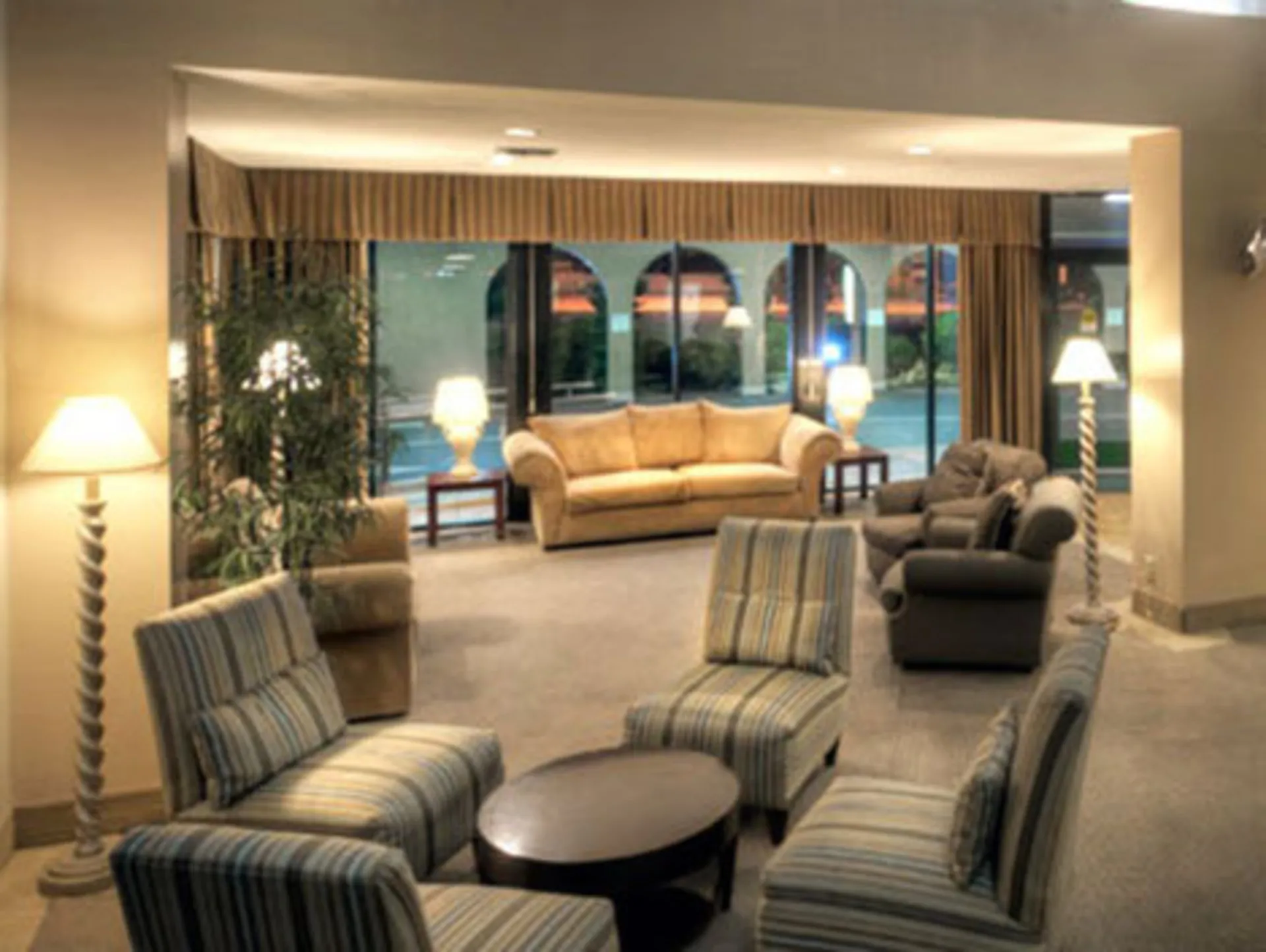 Valley Inn & Conference Center