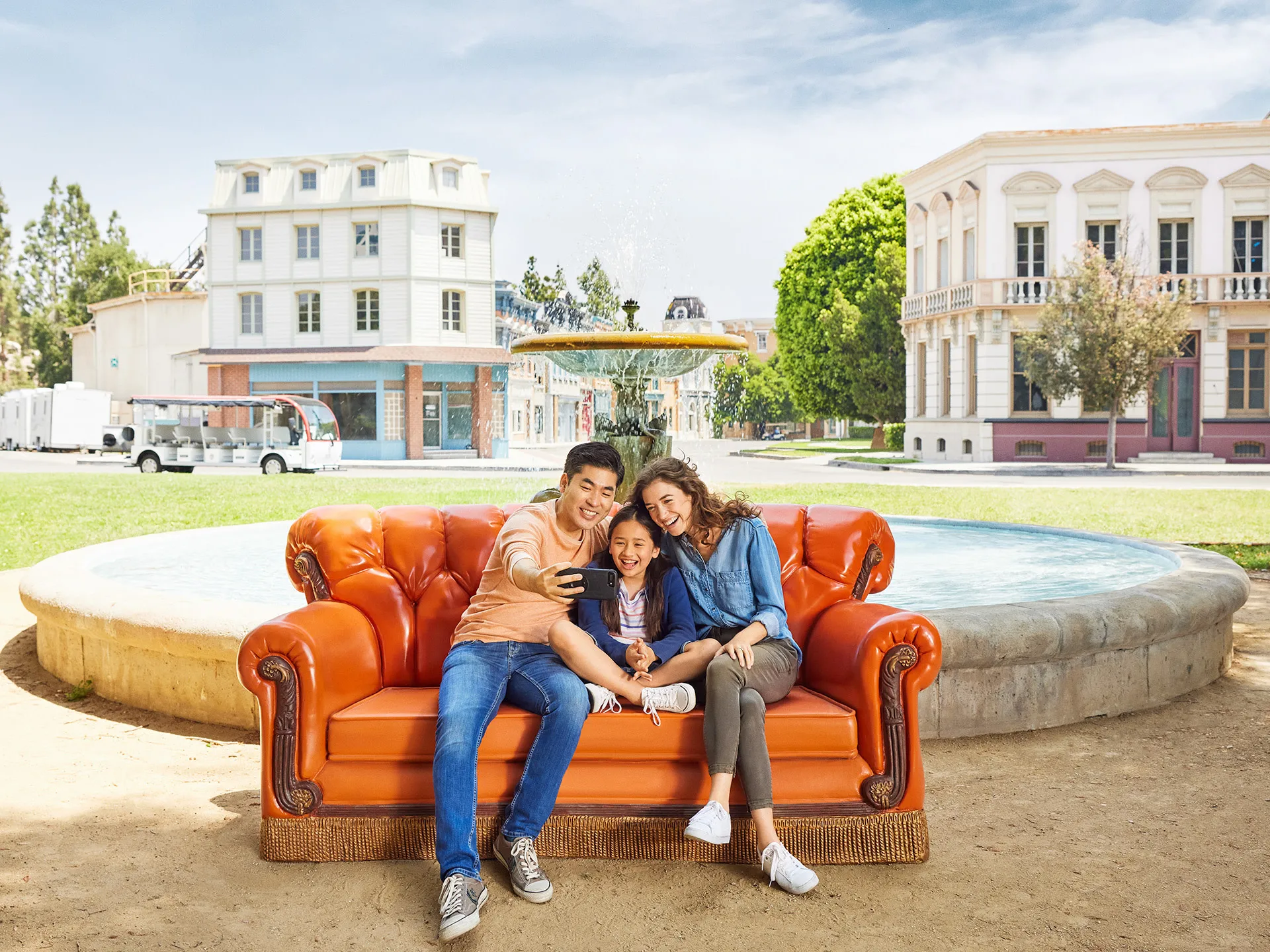 Warner Bros. Studio Tour Hollywood Friends Fountain