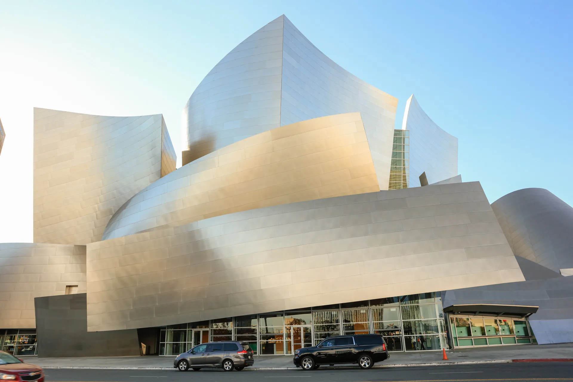 The exterior of Walt Disney Concert Hall