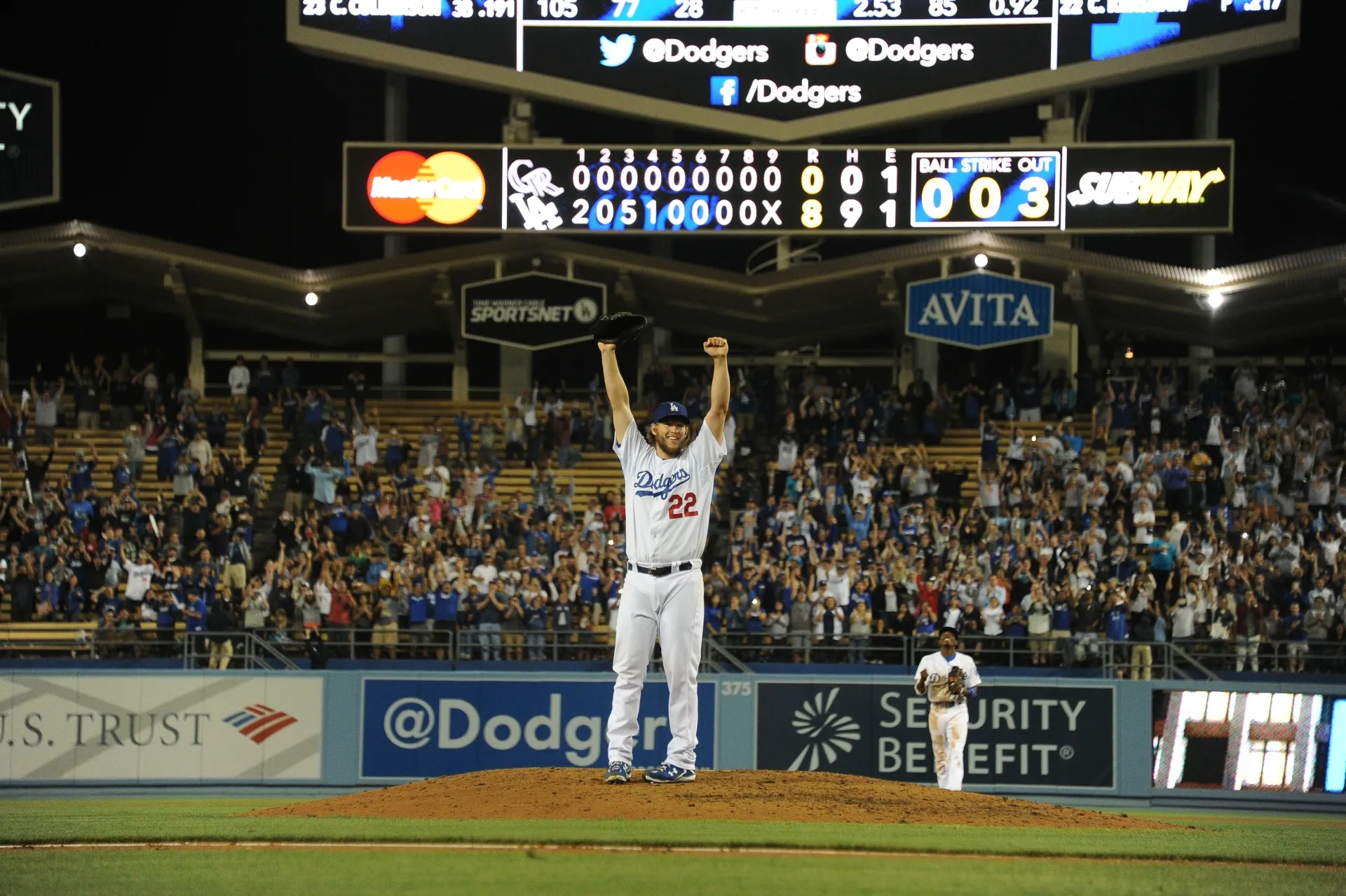 Clayton Kershaw clinches his no-hitter at Dodger Stadium on June 18, 2014