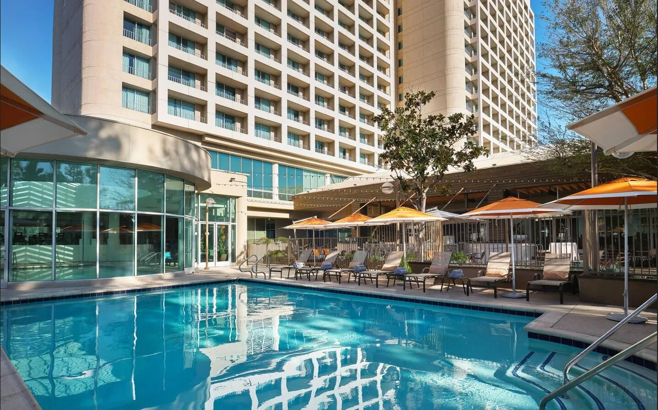 Warner Center Marriott pool