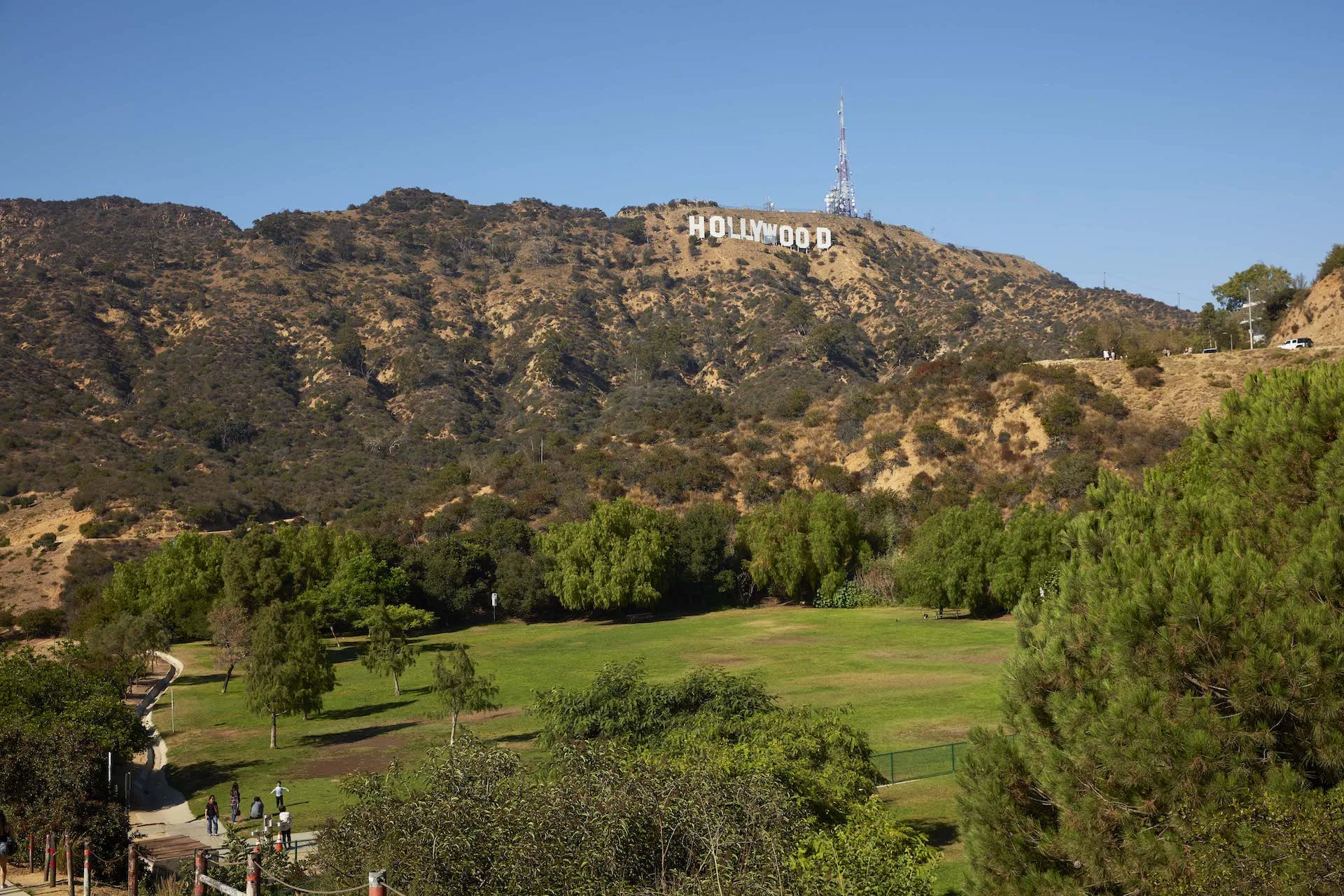 Lake Hollywood Park with Hollywood Sign