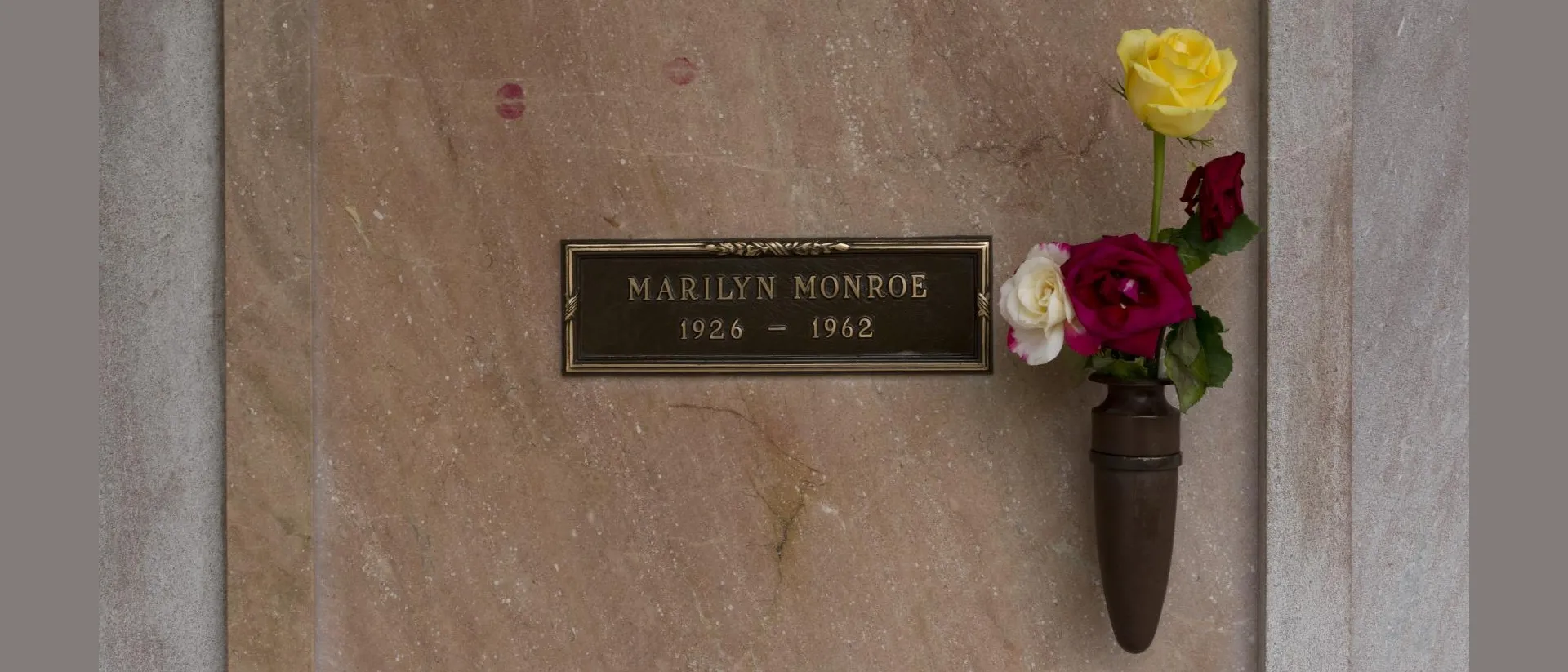 Marilyn Monroe plaque in Pierce Brothers Westwood Village Memorial Park
