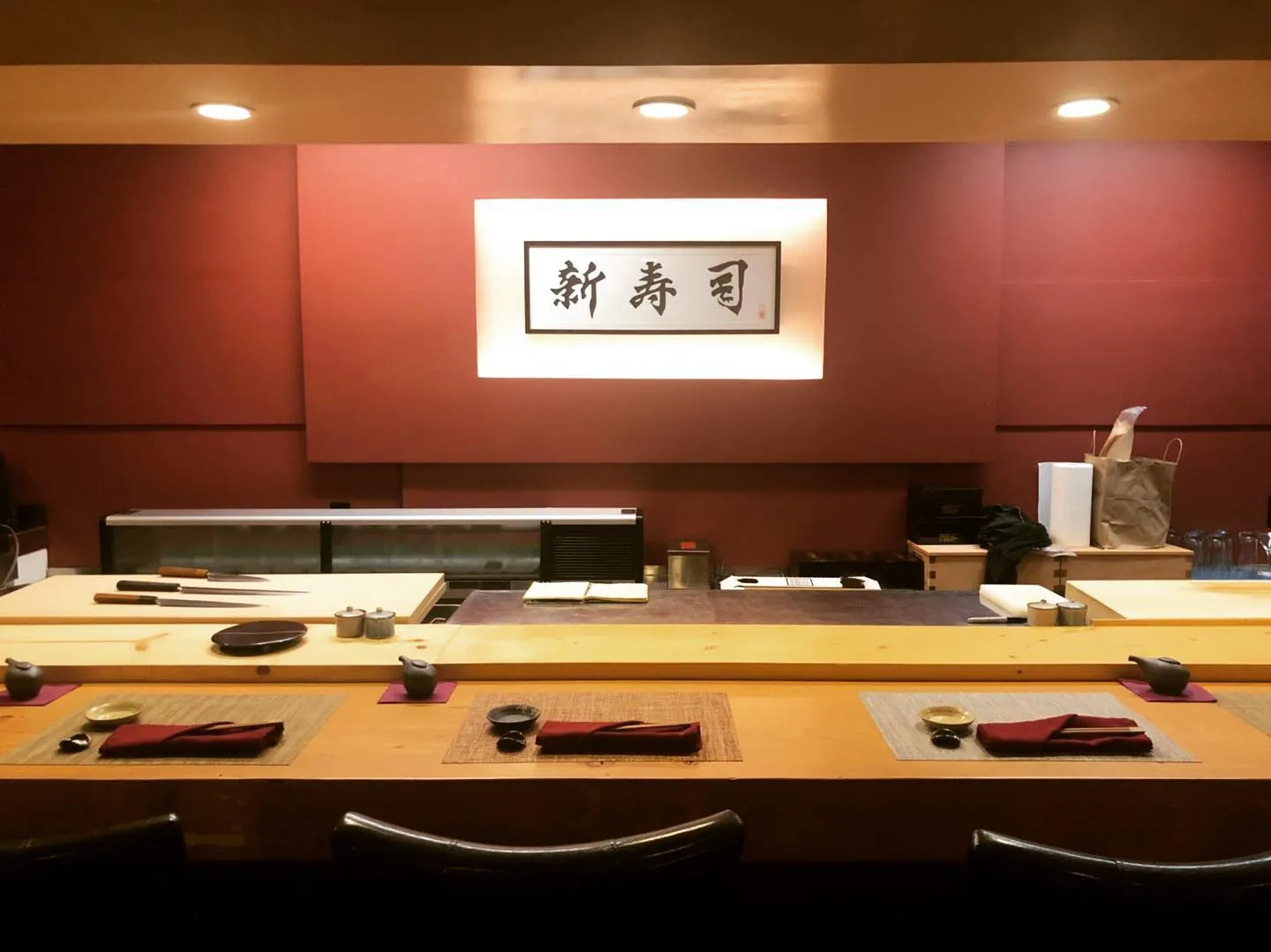 Sushi bar at Shin Sushi in Encino